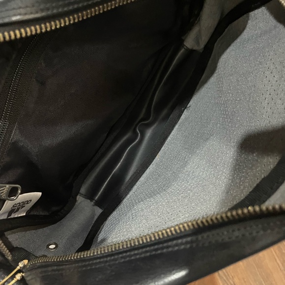 Adidas messenger bag. Condition 10/10. Used - Picture 9 of 9